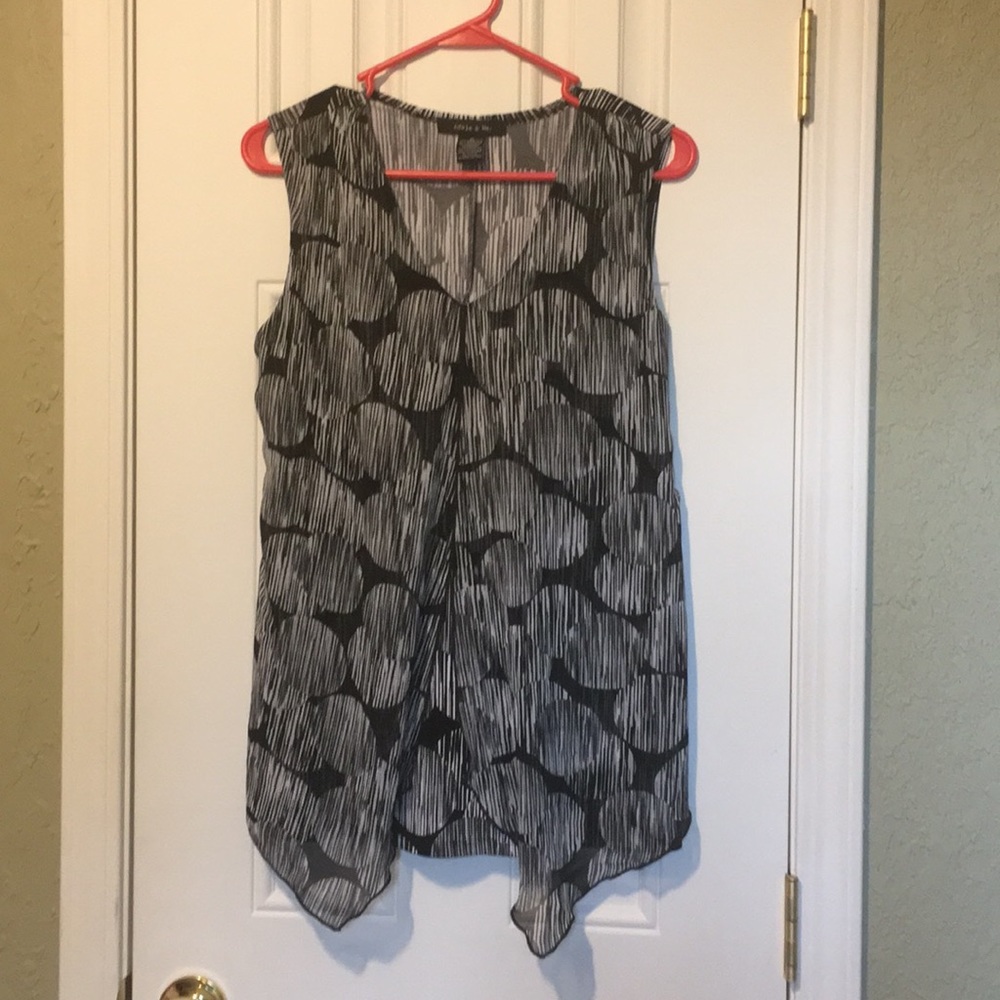 Black and white tank top